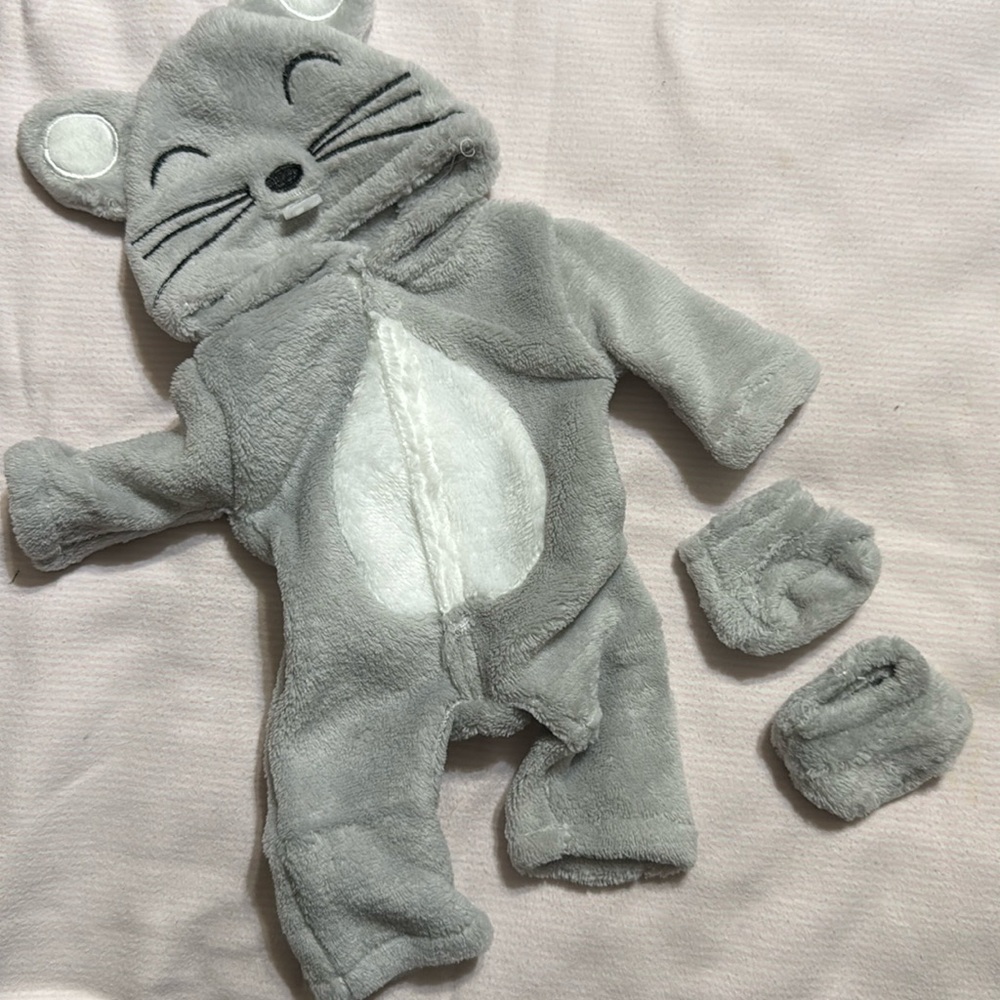 Mouse doll outfit